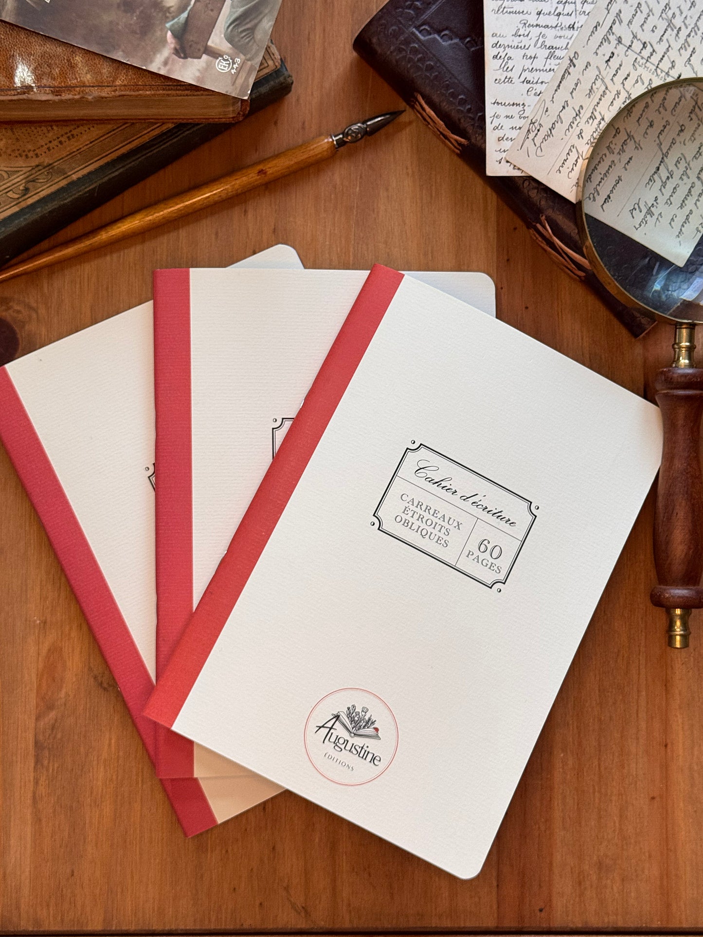 Cahier à grands carreaux obliques - entraînement à l'écriture manuscrite